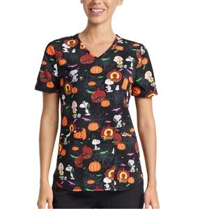 Peanuts Charlie Brown Spooky Snoopy Halloween Scrub Top 2XL